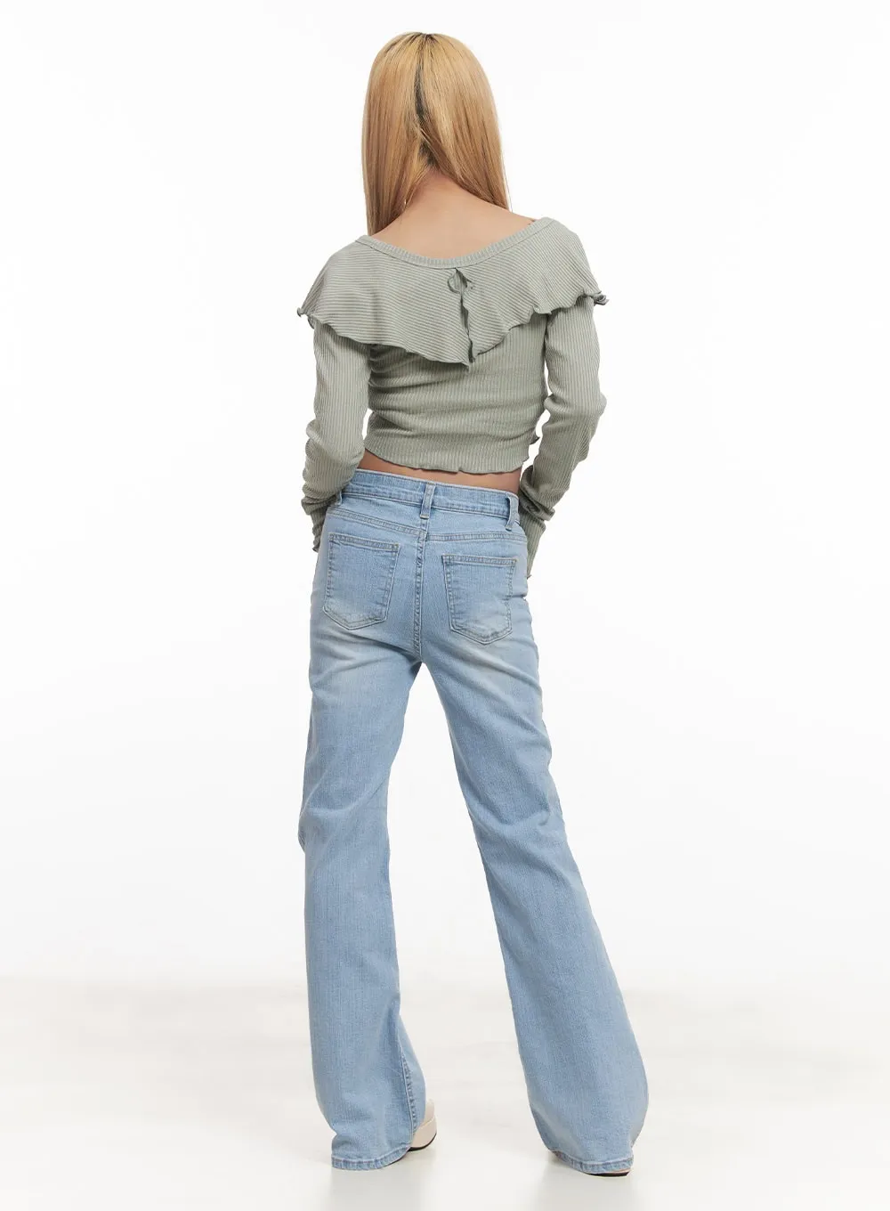 Suzy Slim-Fit Bootcut Jeans CM505