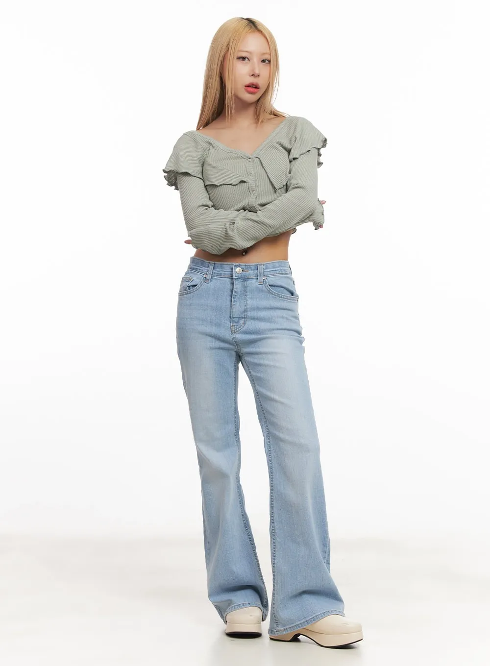 Suzy Slim-Fit Bootcut Jeans CM505