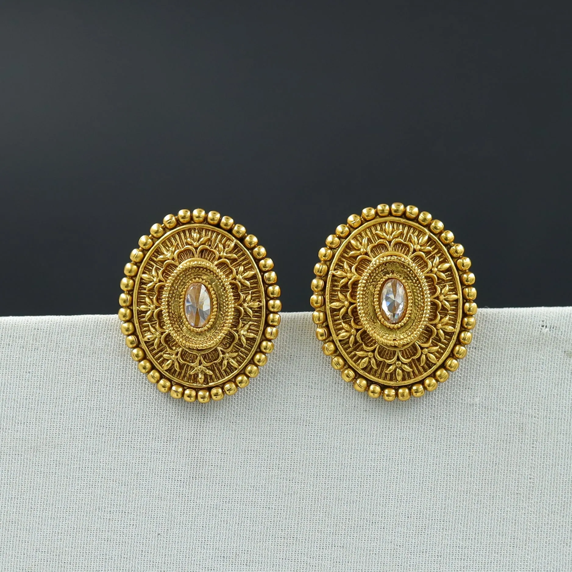 Tops/Studs Antique Earring 3847-28